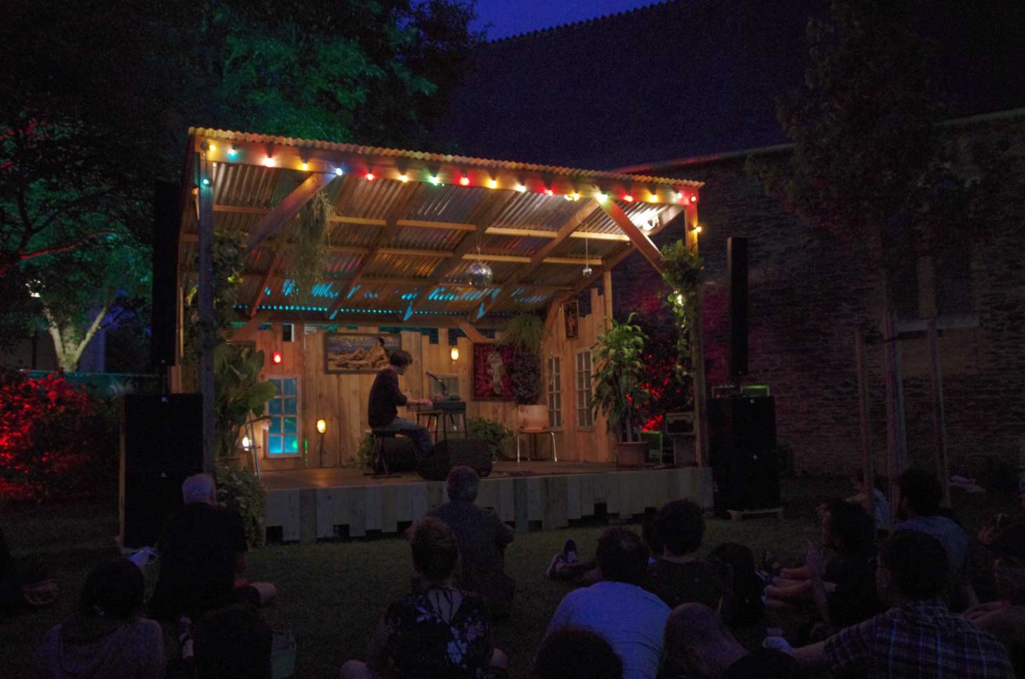 20190712085543_cabane-nuit-web